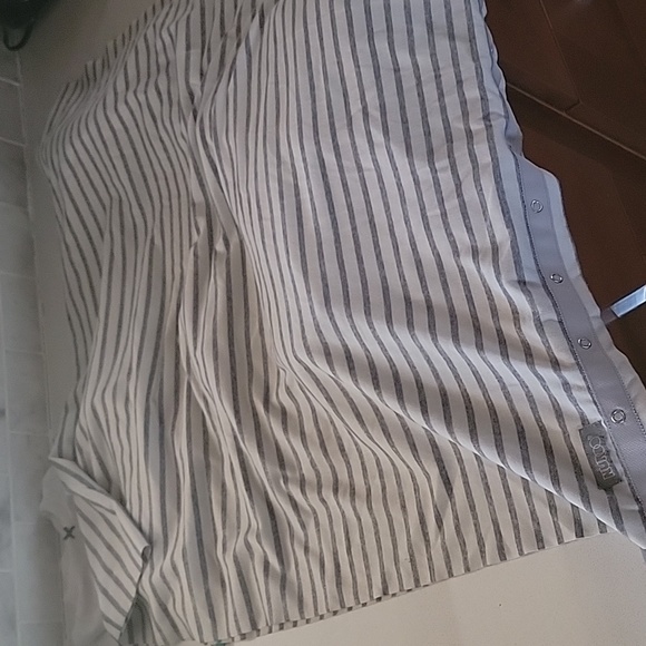 Bundle - nursing covers. Brands Nuroo, GoldBug, and Bebe Au Lait. - Picture 3 of 3